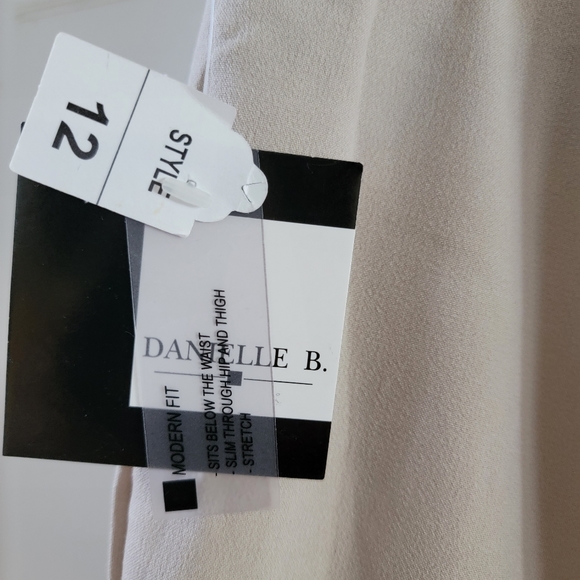 Capri Pants - Picture 9 of 12